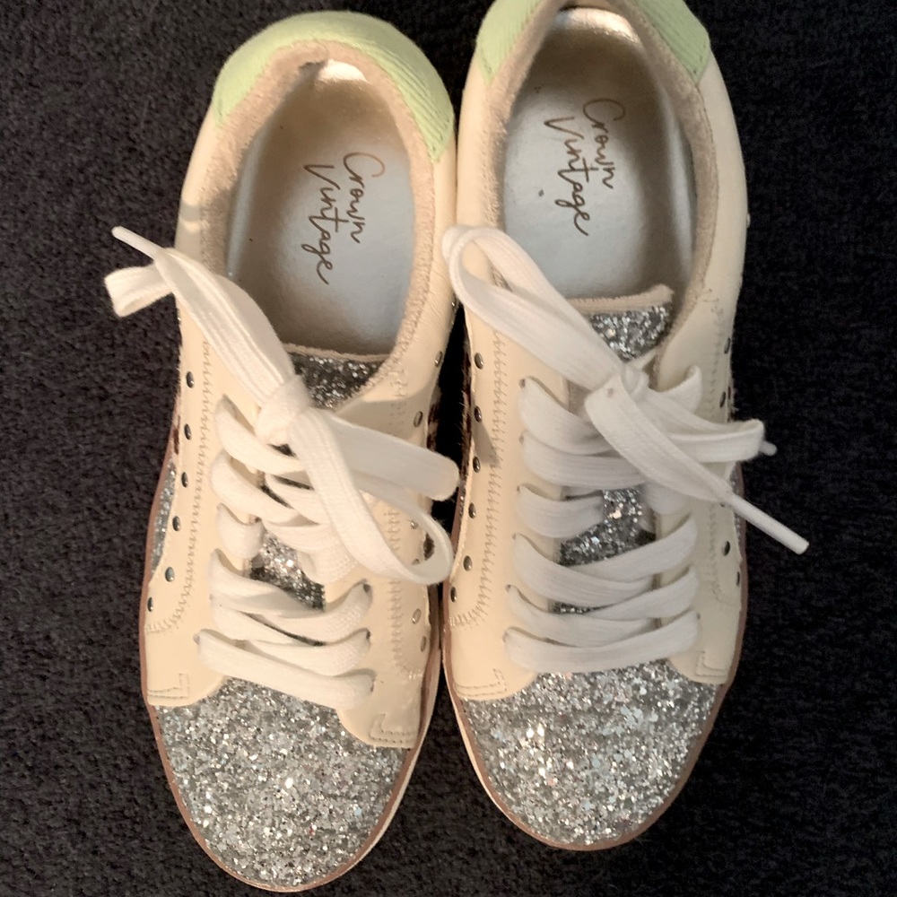 Crown Vintage Woman’s Multicolor Shoes Size 7